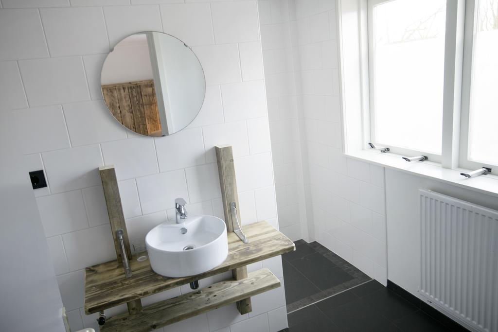 B&B De Wadvaarder Midsland Room photo